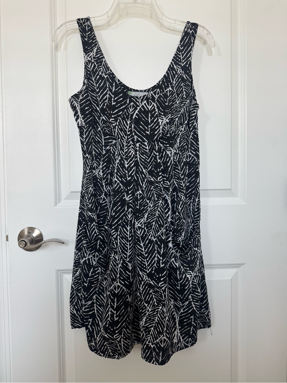 Black & White Leaf-Print Midi Dress - Sleeveless Scoop Neck